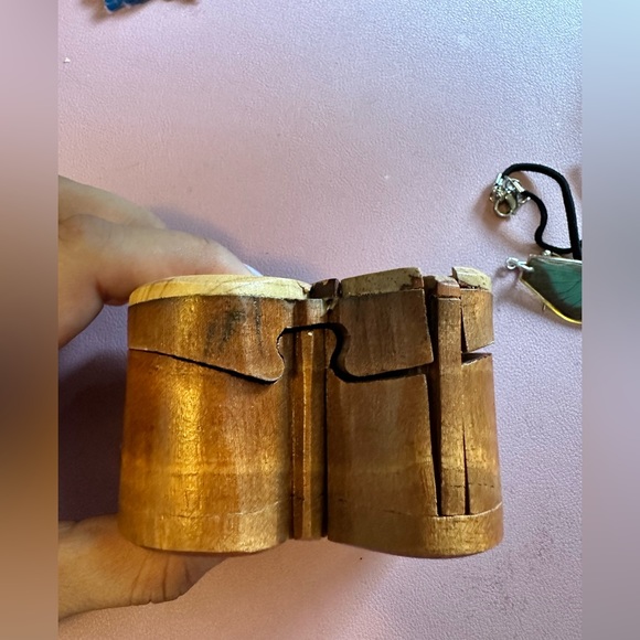 Wooden Butterfly Jewelry Box - Puzzle Form, with necklace & 2 pairs of earrings - Picture 6 of 10